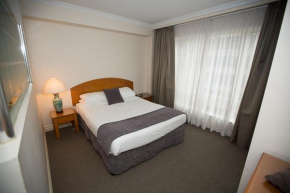 Bond 215 Self-Catering